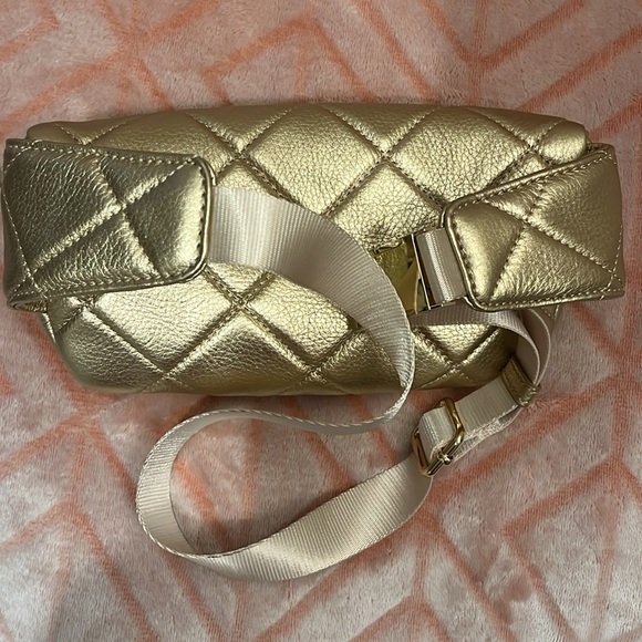 ✨💛 Lilly Pulitzer Quilted Leather Kenton Belt Sling Shoulder Bag Metallic Gold💛✨ - Picture 12 of 13